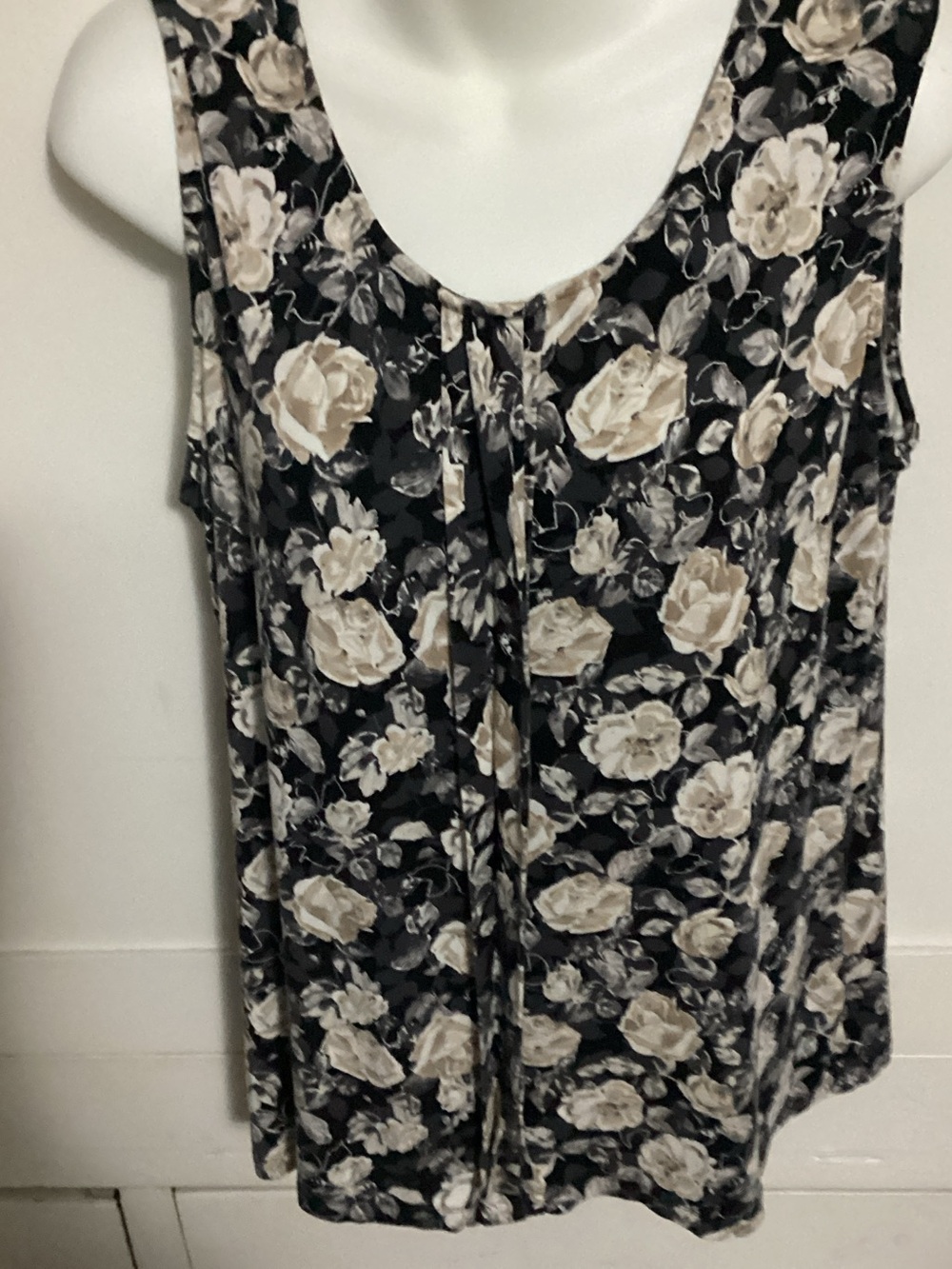 croft & barrow Black Tank Top with Cream Floral Print Size XL